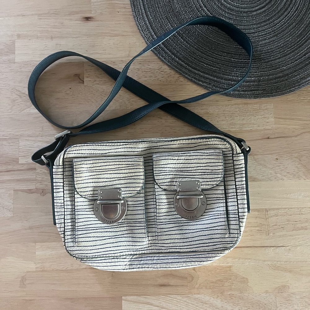 Fossil purse